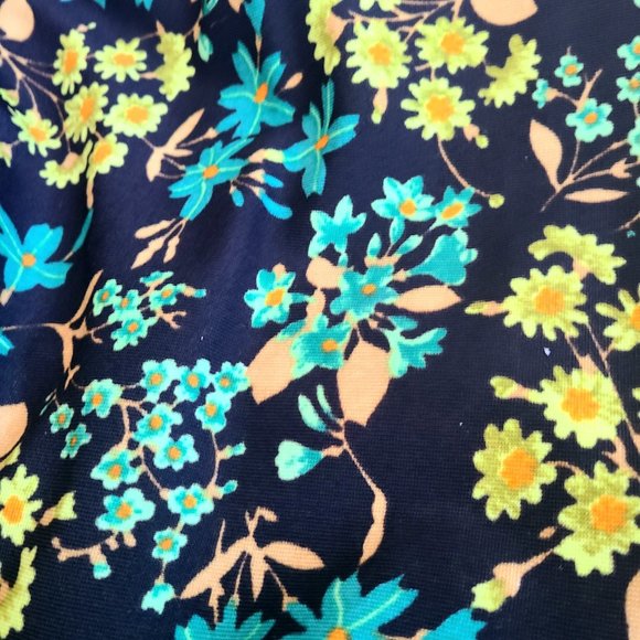 Vintage maxi dark floral dress with long sleeves. - Picture 8 of 12